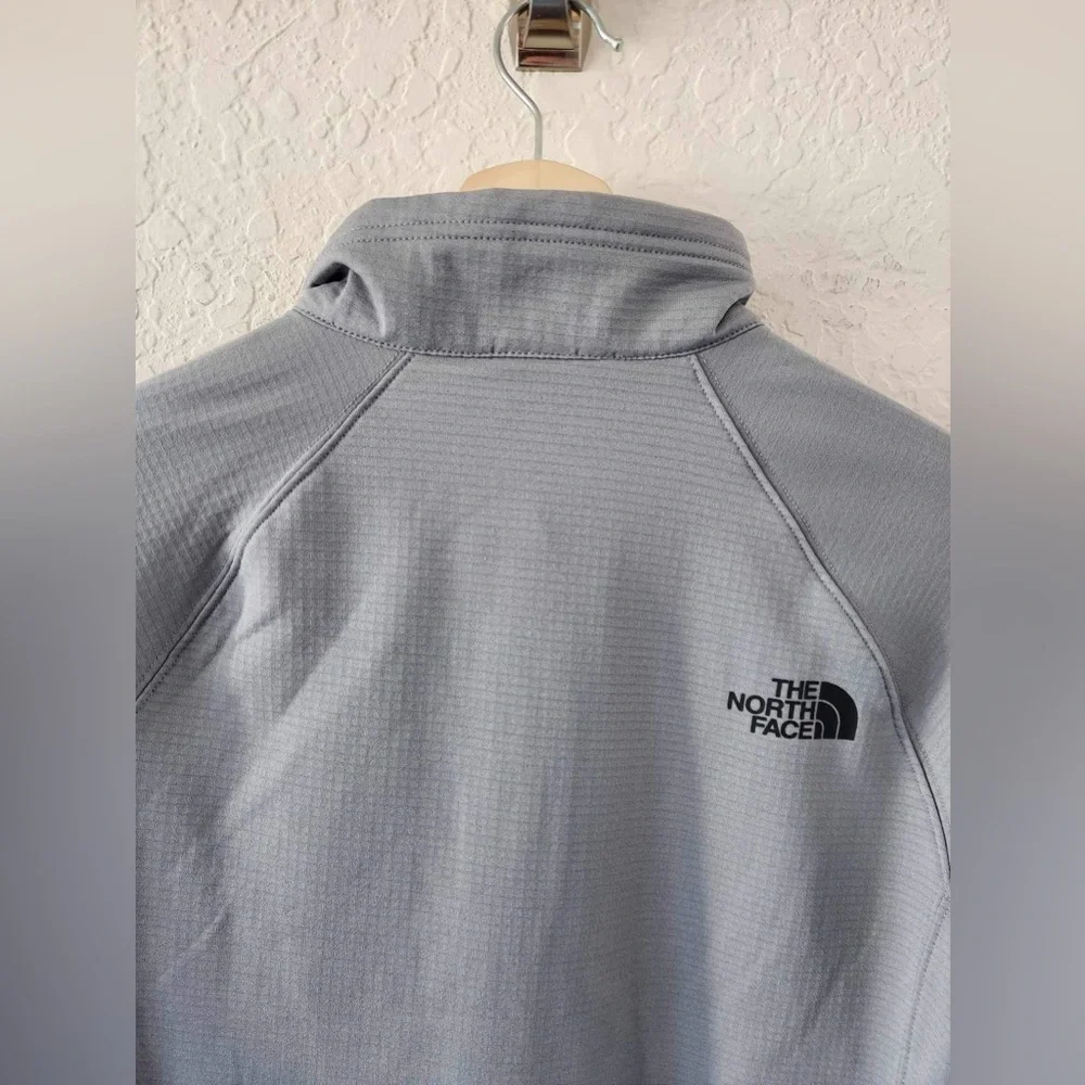 The North Face‎ Gray Pullover Men's Sweater Size Small